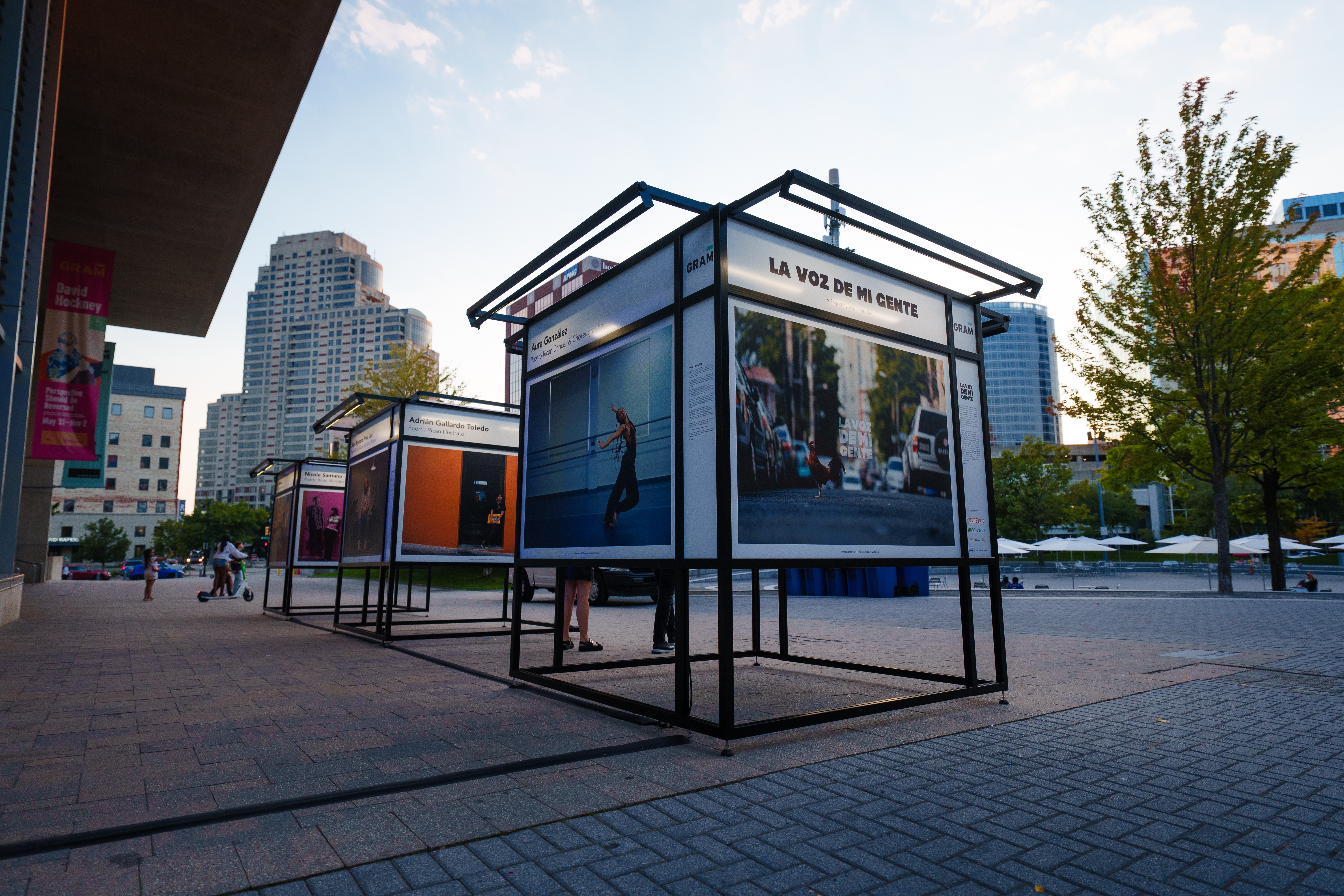 Modular aluminum stands and display systems